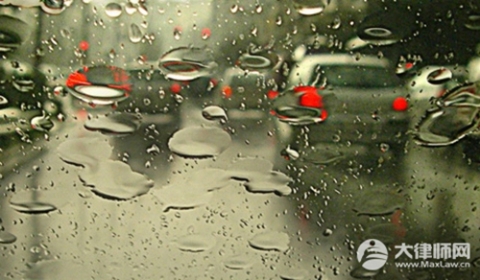 倒车撞到直行车辆谁责任