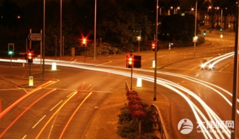 正常行驶后车超车刮蹭是谁的责任