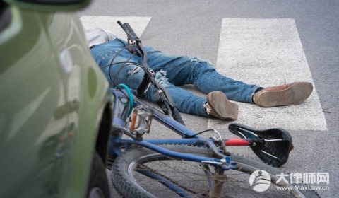被三轮车撞了当时没报案怎么办?