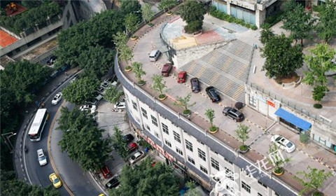 屋顶上是马路 数数重庆还有哪些神奇建筑