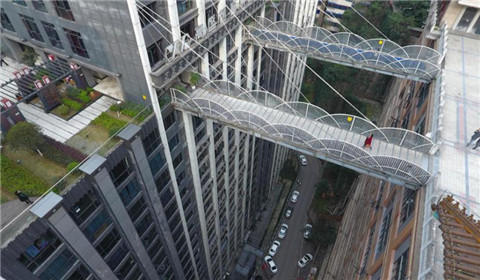 屋顶上是马路 数数重庆还有哪些神奇建筑