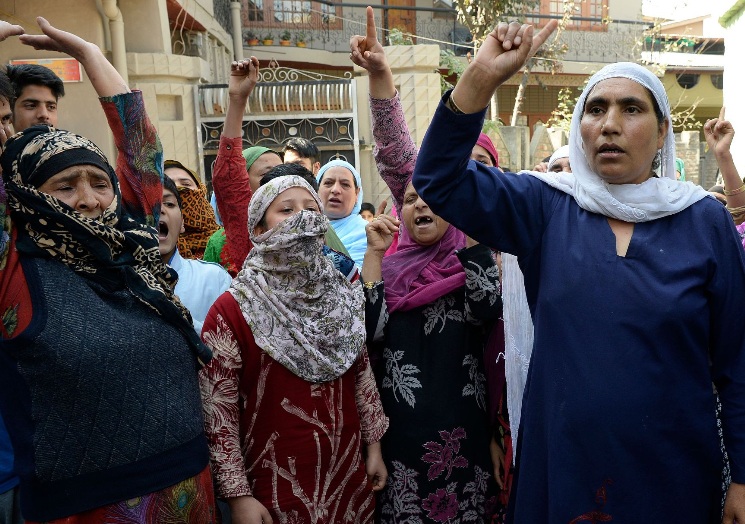 印控克什米尔百名妇女称被偷剪头发引恐慌 