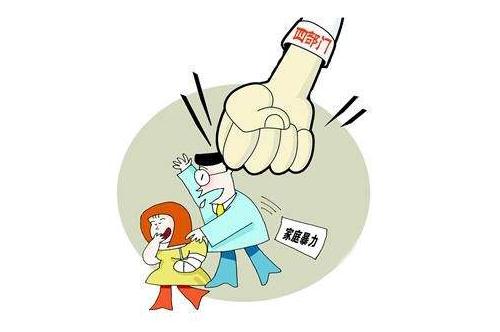 女子当街扇母亲耳光 路人看不下去一脚将其踹倒