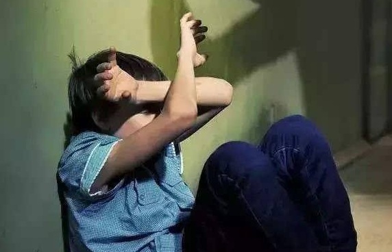 虐待儿童的情形有哪些？2018年虐待儿童罪该怎样定罪？