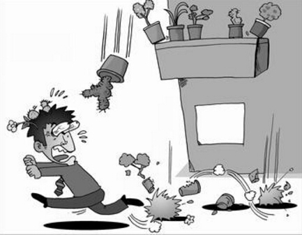 2018年高空坠物的举证责任由谁承担?