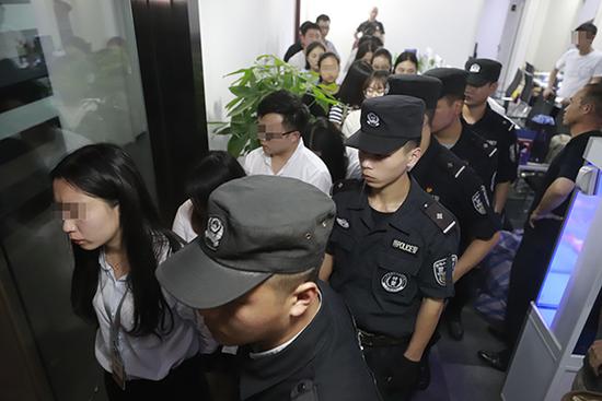 重庆破两亿诈骗案 犯诈骗罪怎么处罚告对方要聘请律师吗