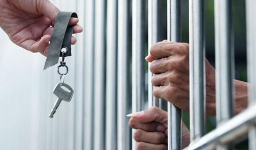 2018年介绍卖淫罪怎么判刑?可以取保候审吗？