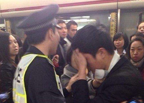 14岁男生乘滴滴遭车主猥亵 男生被猥亵怎么才算构成犯罪?