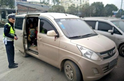 幼儿园7座车送28名幼儿 车辆超员怎么处罚?