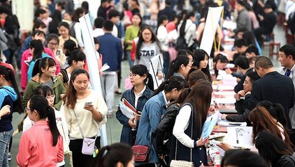 2019年毕业生出去找工作需要带毕业证吗？签订劳动合同时注意哪些方面？