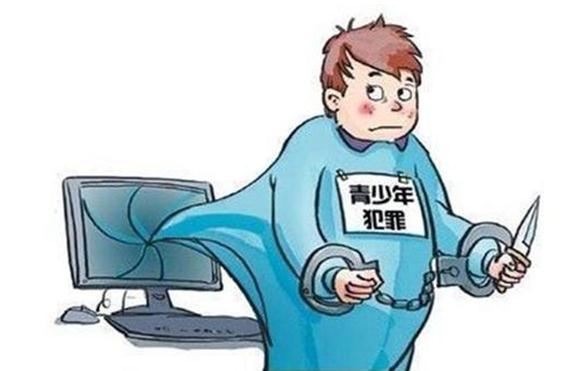 13岁男生殴打老太 男孩行为是否构成敲诈勒索？