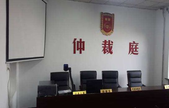 哪些人可以参加劳动仲裁?劳动仲裁开庭期间有哪些注意事项?