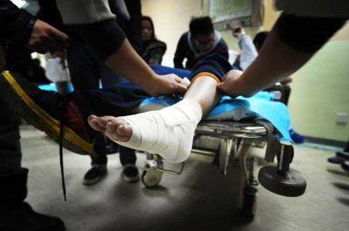 2019年学生伤害事故责任的构成要件是什么?如何认定学校是否存在责任?