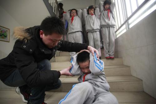 2019年学生伤害事故责任的构成要件是什么?如何认定学校是否存在责任?