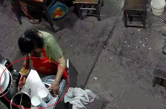 回收吃剩汤圆回锅 食品安全法怎么界定回收食品？