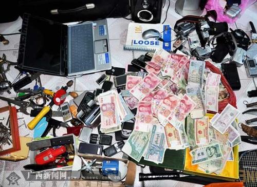 不知道是赃物出售了会坐牢吗？赃物赃款一般是怎么处理的？