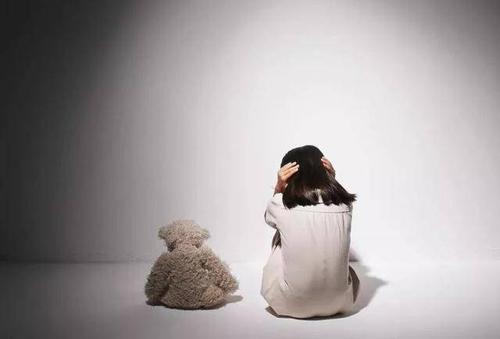 未成年人侵犯他人权益由认来承担？承担责任人有哪些？