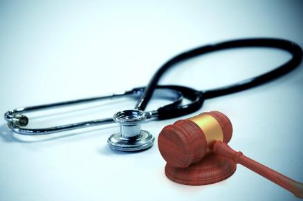 1岁男童打点滴后死亡 怎样进行医疗事故认定?