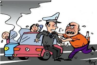 女子超速被查对交警疯狂发飙 妨碍交警执法是什么罪?