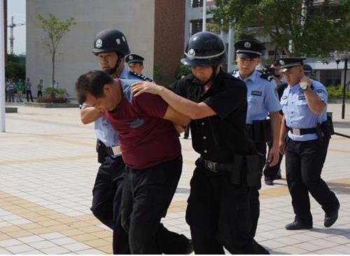 收到逮捕通知书后就会判刑吗？逮捕羁押期间可以申请取保吗？