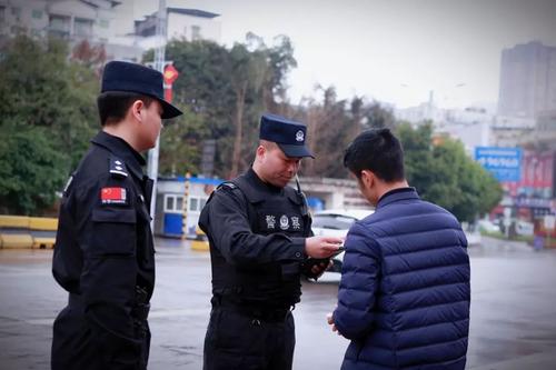 警察盘查的法律依据有哪些？警察盘查不配合会怎么样？
