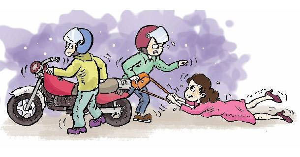 抢劫罪与抢夺罪有什么区别？携带凶器抢夺是否一律转化为抢劫罪？