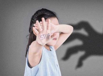 患艾滋男子性侵15岁女生改判10年 强奸15岁女孩怎么量刑的?