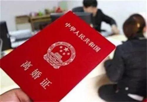 离婚之后的财产该怎么分配？孩子的抚养权又该怎么分配？