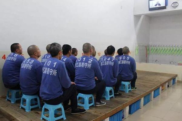 进看守所会留案底吗?被关进看守所可以给亲人打电话吗?