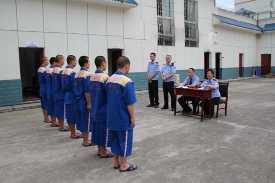 进看守所会留案底吗?被关进看守所可以给亲人打电话吗?