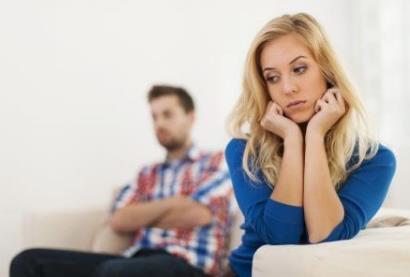 实名举报丈夫出轨 国家公职人员出轨怎么处理？