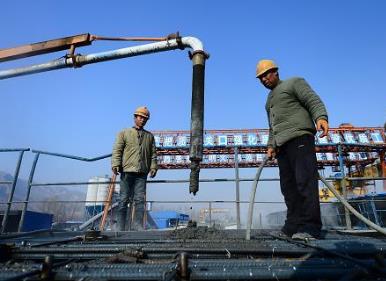 兰新线一列车与施工者相撞 9人遇难 交通事故致死赔偿标准标准是什么?