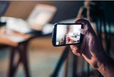 严禁16岁以下未成年人出镜直播 未成年网络环境的法律规定