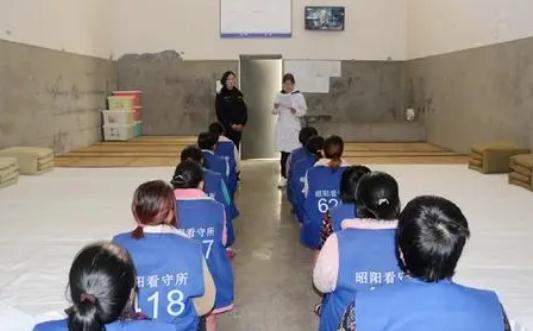 看守所去探监有条件？2021在看守所取保算服刑期吗？