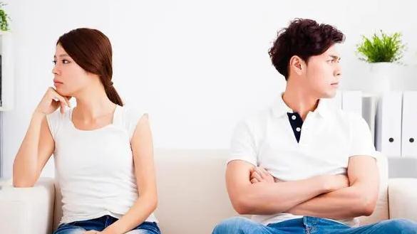 背着老公出轨了有了孩子违法吗？婚外情算重婚罪吗？