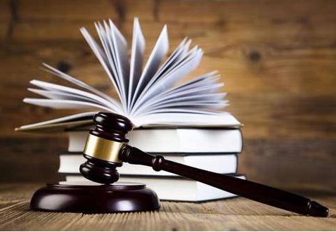 交通事故律师费由谁出?交通事故律师收费标准是多少?