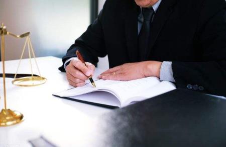 2022年10万元合同纠纷律师费多少钱?