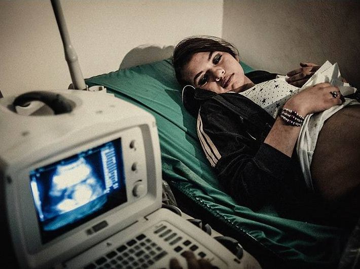 2022未成年生孩子可以告吗未成年人生子抚养权归谁