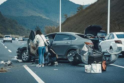 交通事故处理的时间期限是多久?交通事故处理时间期限内是否可以开车?