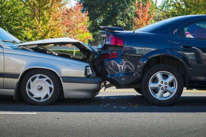 别人急刹车我追尾谁的责任?追尾全责交强险会赔吗?