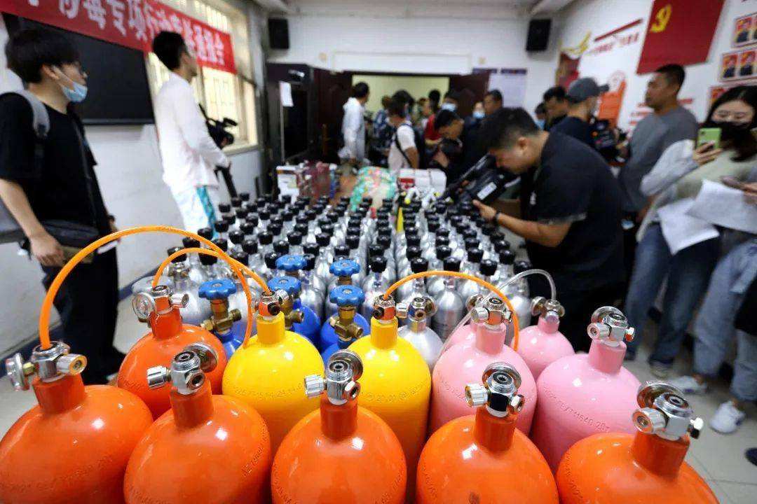 2022中国吸笑气算犯法?贩卖笑气就是贩毒吗?