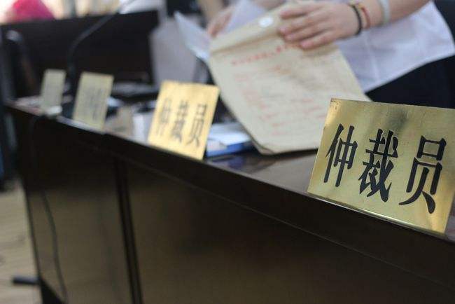 申请再审不受六个月限制吗?再审就是终审了吗?