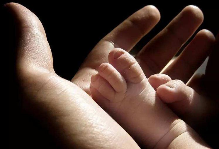 劳务派遣员工怀孕怎么办?劳务派遣员工产假工资谁来发?