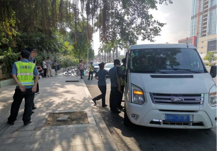 新交规7座车坐8个人怎么罚?超载1人出车祸全责吗?