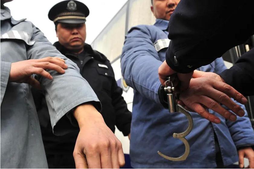 犯人判刑后网上怎么查?判刑后多久可以见家属?