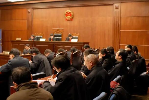 刑事判决后什么时候开始执行?刑事判决追缴后能否就提起民事诉讼?