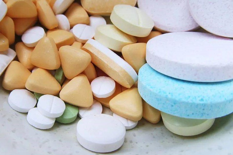 销售假药罪的量刑标准是什么？销售假药罪如何认定？