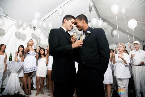 我国同性婚姻合法吗?