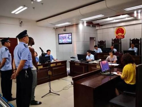 外国人在我国犯罪怎么处理?外国人在我国犯罪是否适用我国刑法?