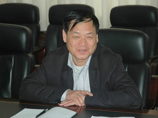 2014年3月21日,师宗县委书记孟端平到县纪委监察局调研,听取意见